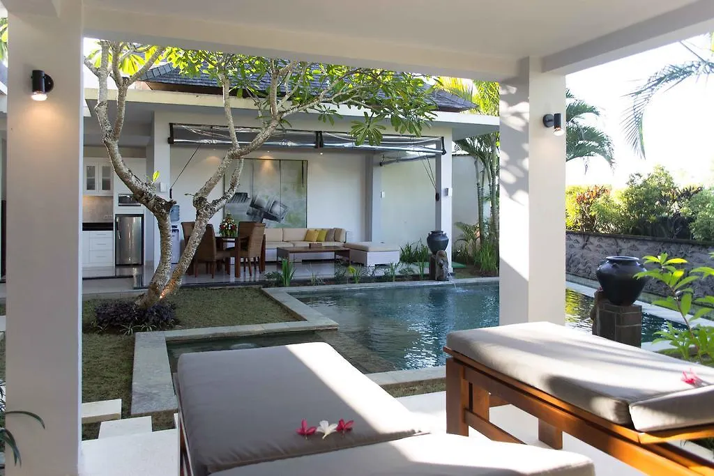 Villa Seratus Jimbaran  Jimbaran (Bali)